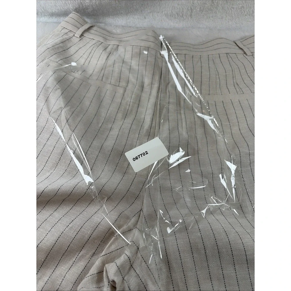 Banana Republic tailored silhouette